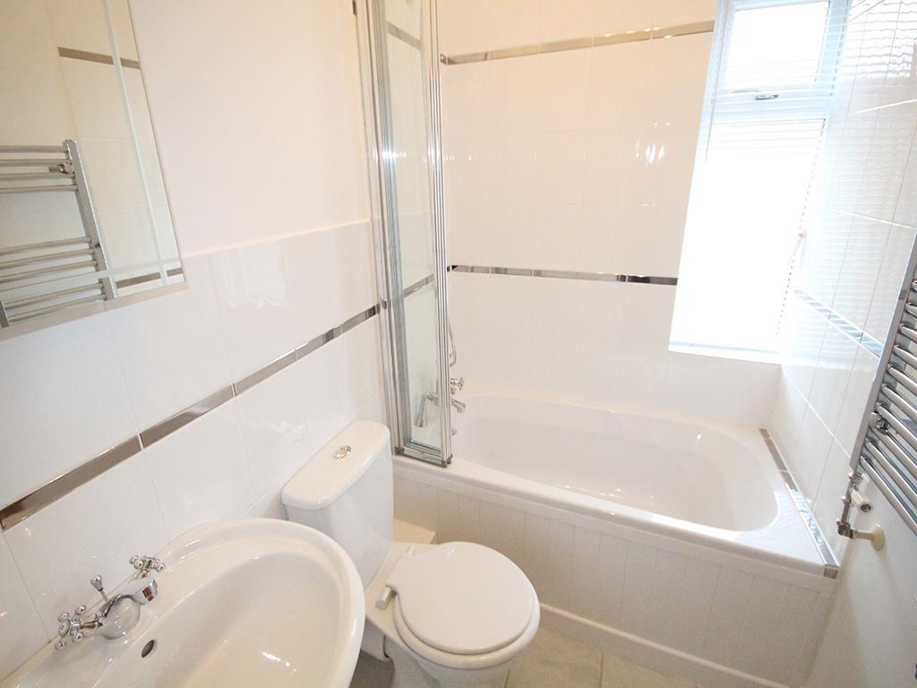 2 bedroom terraced house SSTC in Barnoldswick - 2015-05-19 15.09.36.jpg